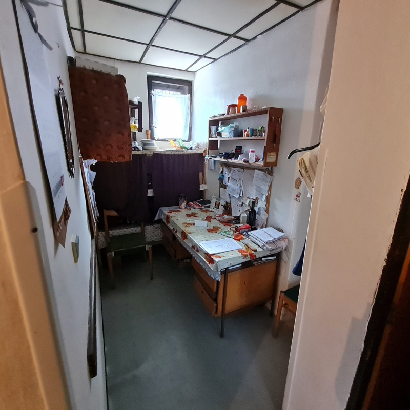  Nehnuteľnosti / PREDAJ: komerčný priestor v Čiernom Balogu s možnosťou prerobenia na rodinný dom, príp. na rekreáciu - foto