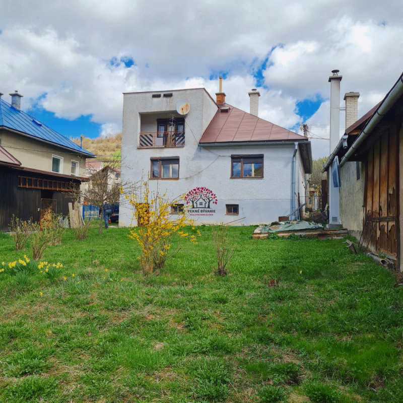  Nehnuteľnosti / PREDAJ: 3i rodinný dom Čierny Balog s letnou kuchynkou, garážou - foto