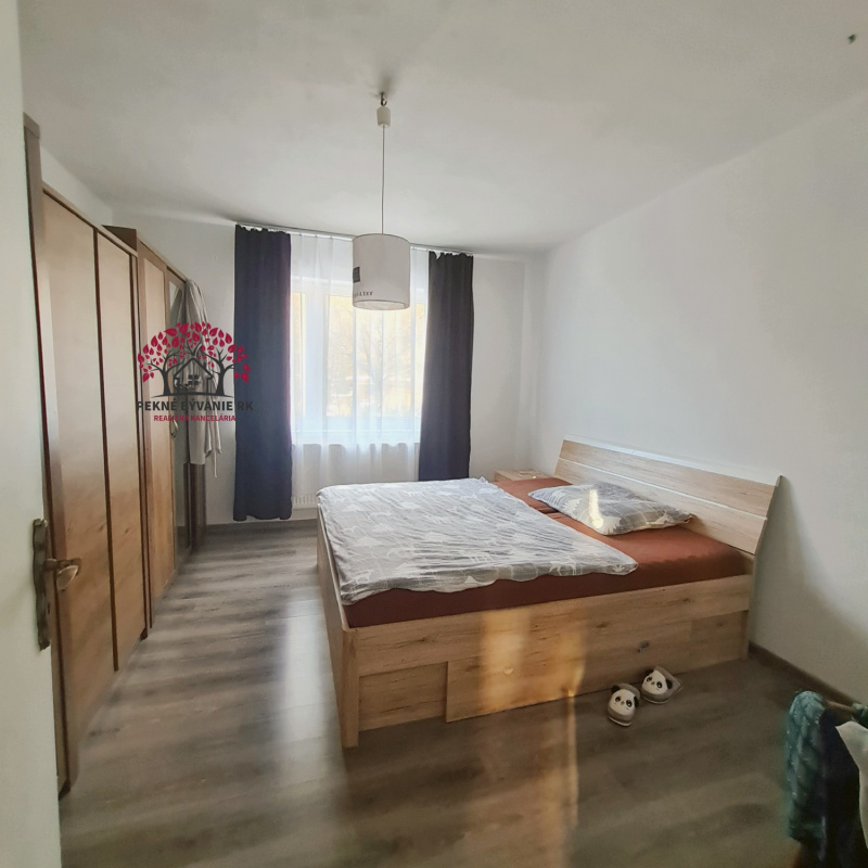  Nehnuteľnosti / ZNIZENA CENA - Predaj: zrekonštruovaný dom, využiteľný ako chalupa Mýto pod Ďumbierom  - foto