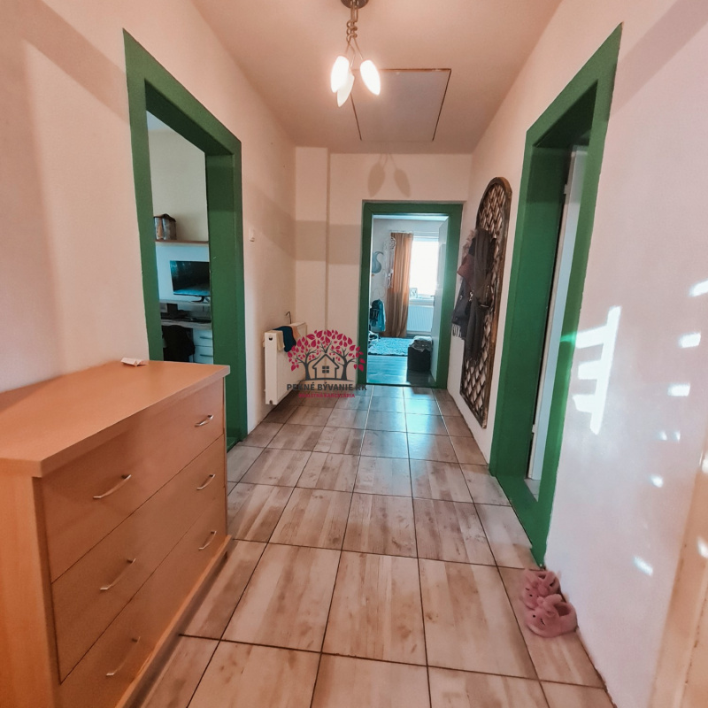  Nehnuteľnosti / ZNIZENA CENA - Predaj: zrekonštruovaný dom, využiteľný ako chalupa Mýto pod Ďumbierom  - foto