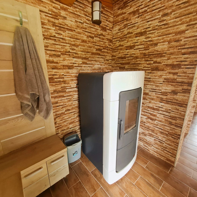  Nehnuteľnosti / Predaj: moderný 5i zrub s bazénom, záhr. domčekmi, krásne prostredie - foto