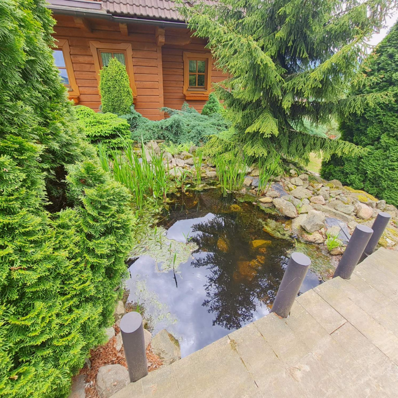  Nehnuteľnosti / Predaj: moderný 5i zrub s bazénom, záhr. domčekmi, krásne prostredie - foto