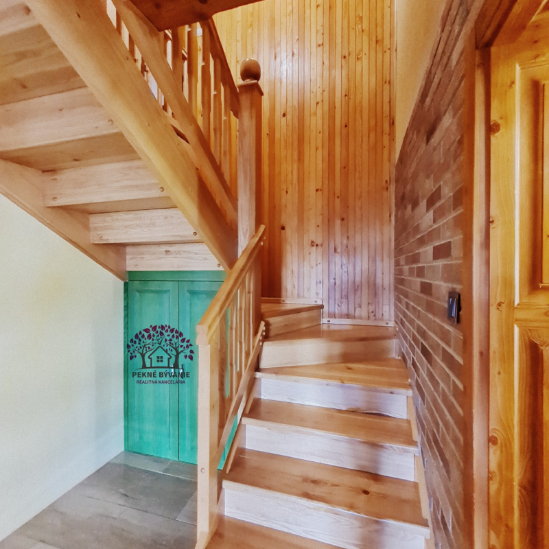  Nehnuteľnosti / Predaj: moderný 5i zrub s bazénom, záhr. domčekmi, krásne prostredie - foto