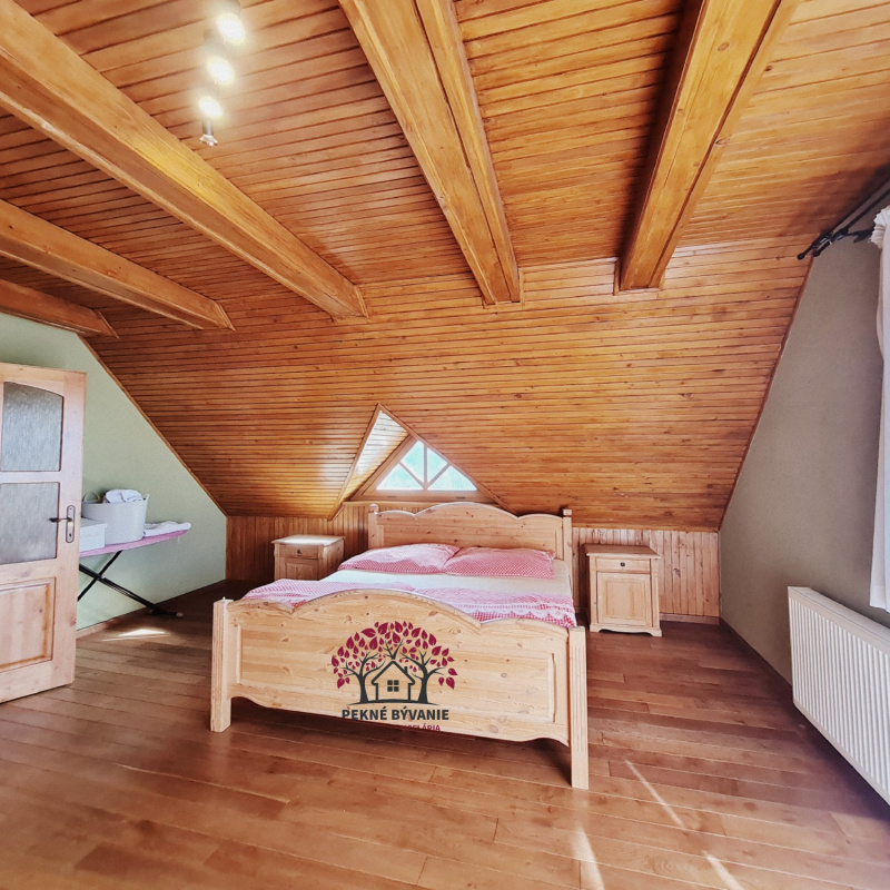  Nehnuteľnosti / Predaj: moderný 5i zrub s bazénom, záhr. domčekmi, krásne prostredie - foto