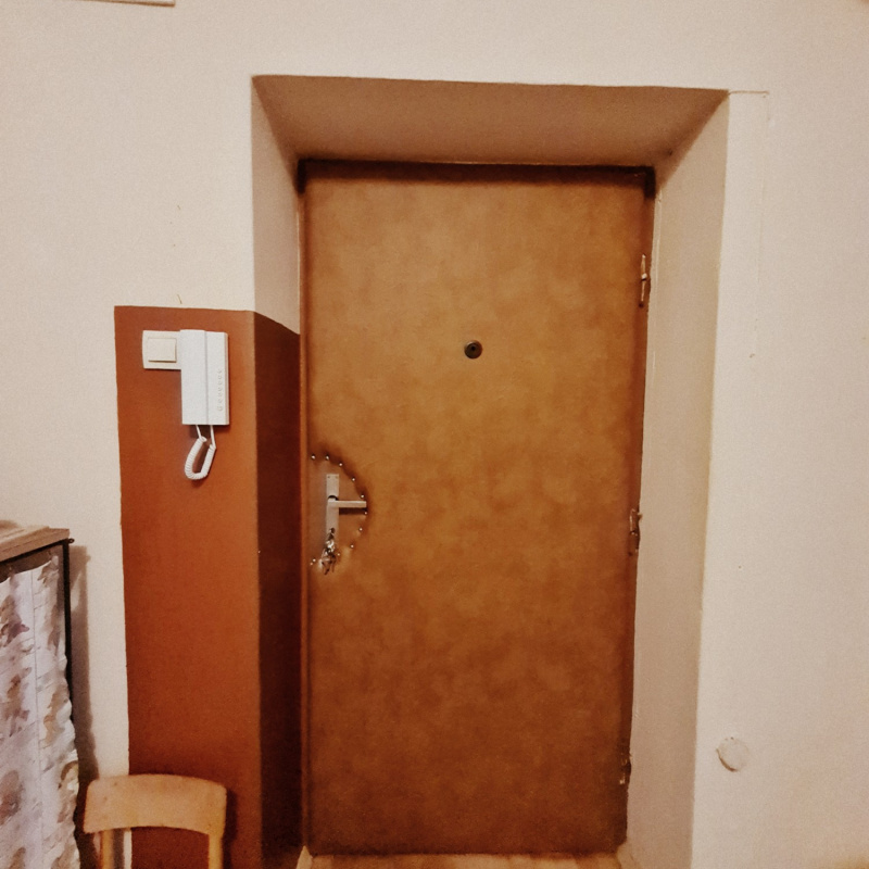  Nehnuteľnosti / PREDAJ: priestranný 2i byt Brezno /Švermova ul./ - foto
