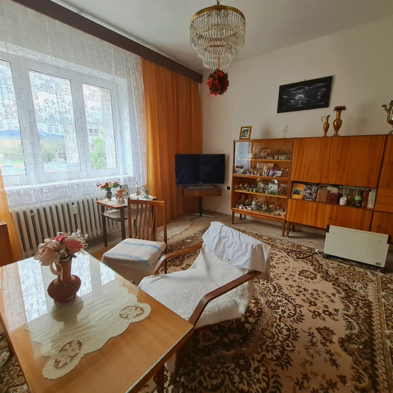  Nehnuteľnosti / PREDAJ: priestranný 2i byt Brezno /Švermova ul./ - foto