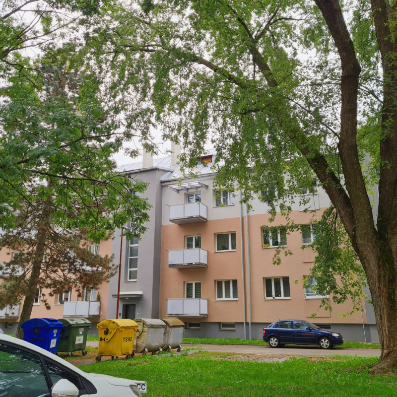  Nehnuteľnosti / PREDAJ: priestranný 2i byt Brezno /Švermova ul./ - foto