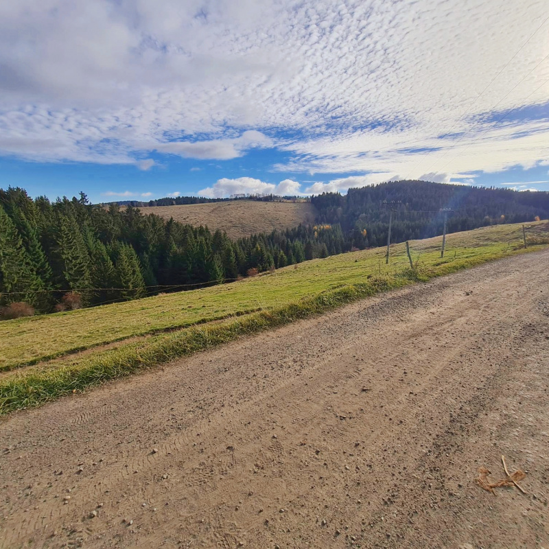  Nehnuteľnosti / PREDAJ: pozemok na výstavbu chalupy Lom n/Rimavicou 1790m2 - foto