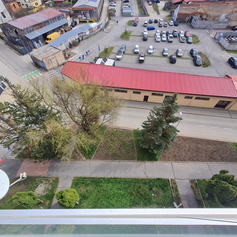  Nehnuteľnosti / R E Z E R V O V A N E - 3 i byt v centre Brezna 84m2 - foto