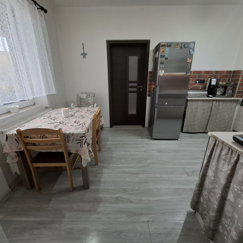  Nehnuteľnosti / PREDAJ: zrekonštruovaný 4i rodinný dom Pohronská Polhora, využiteľný aj ako chalupa - foto