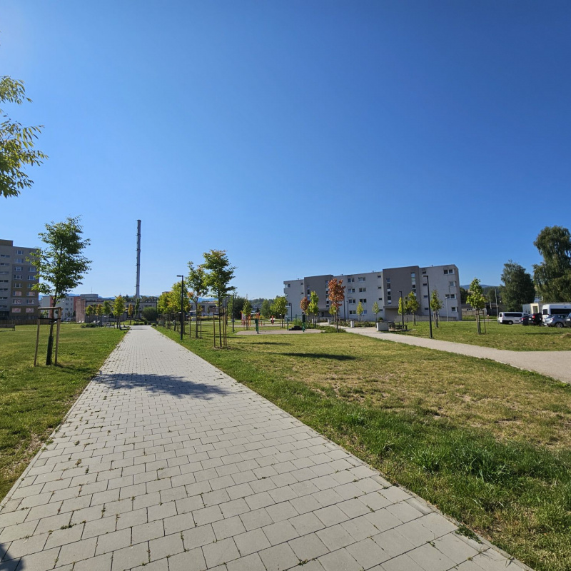 Nehnuteľnosti / PREDAJ: slnečný 3i byt 84m2 v centre Brezna - foto