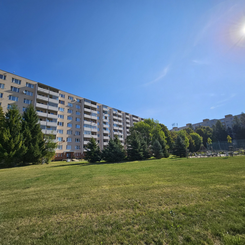  Nehnuteľnosti / PREDAJ: slnečný 3i byt 84m2 v centre Brezna - foto