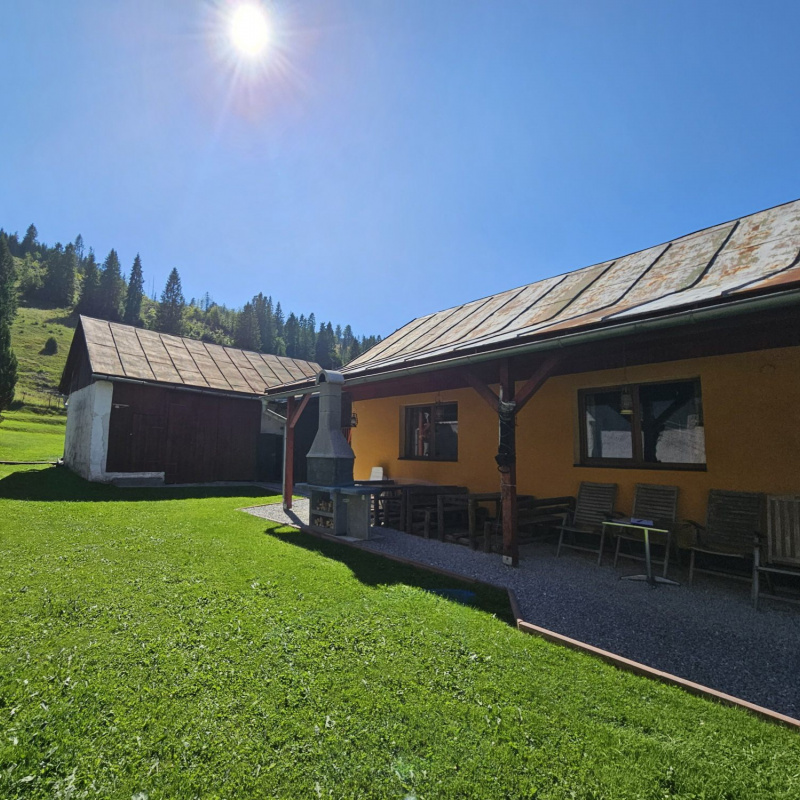  Nehnuteľnosti / PREDAJ: zrekonštruovaný 4i rodinný dom Pohronská Polhora, využiteľný aj ako chalupa - foto