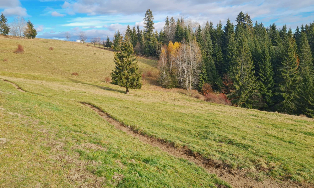 --  P R E D A N E  ---  PREDAJ: pozemok na výstavbu chalupy Lom n/Rimavicou 1790m2
