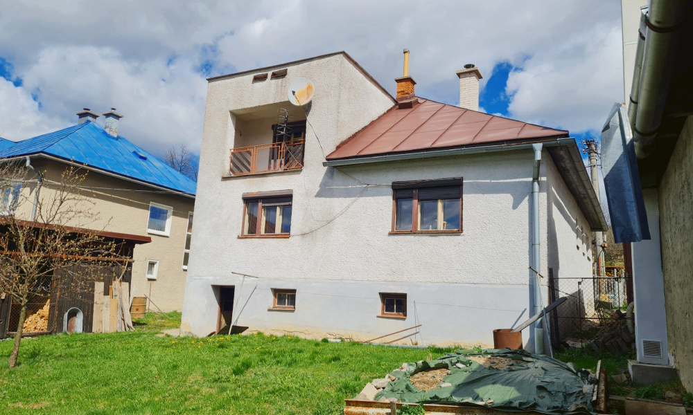 ----  PREDANE   --- PREDAJ: dom využiteľný ako chalupa Čierny Balog, pár minút k lyžiarskemu stredisku