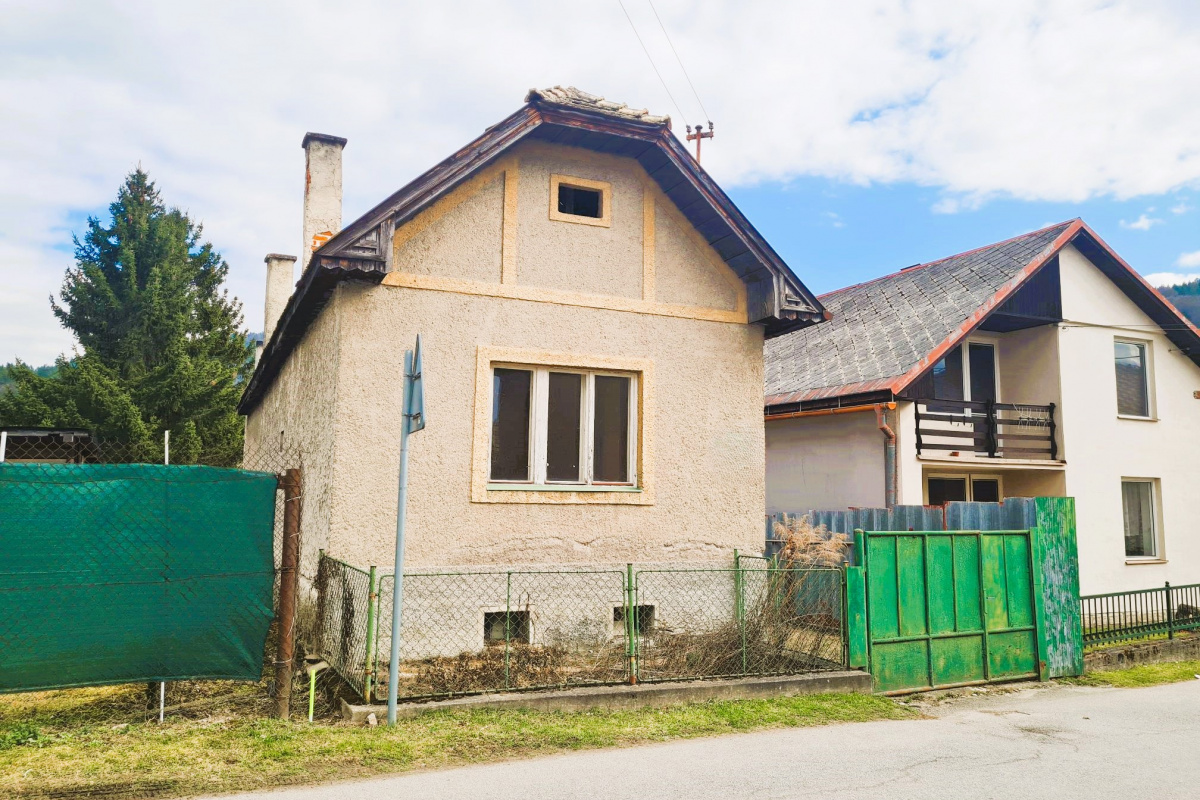 PREDAJ: dom v pôvodnom stave v kúpeľnej obci Brusno 